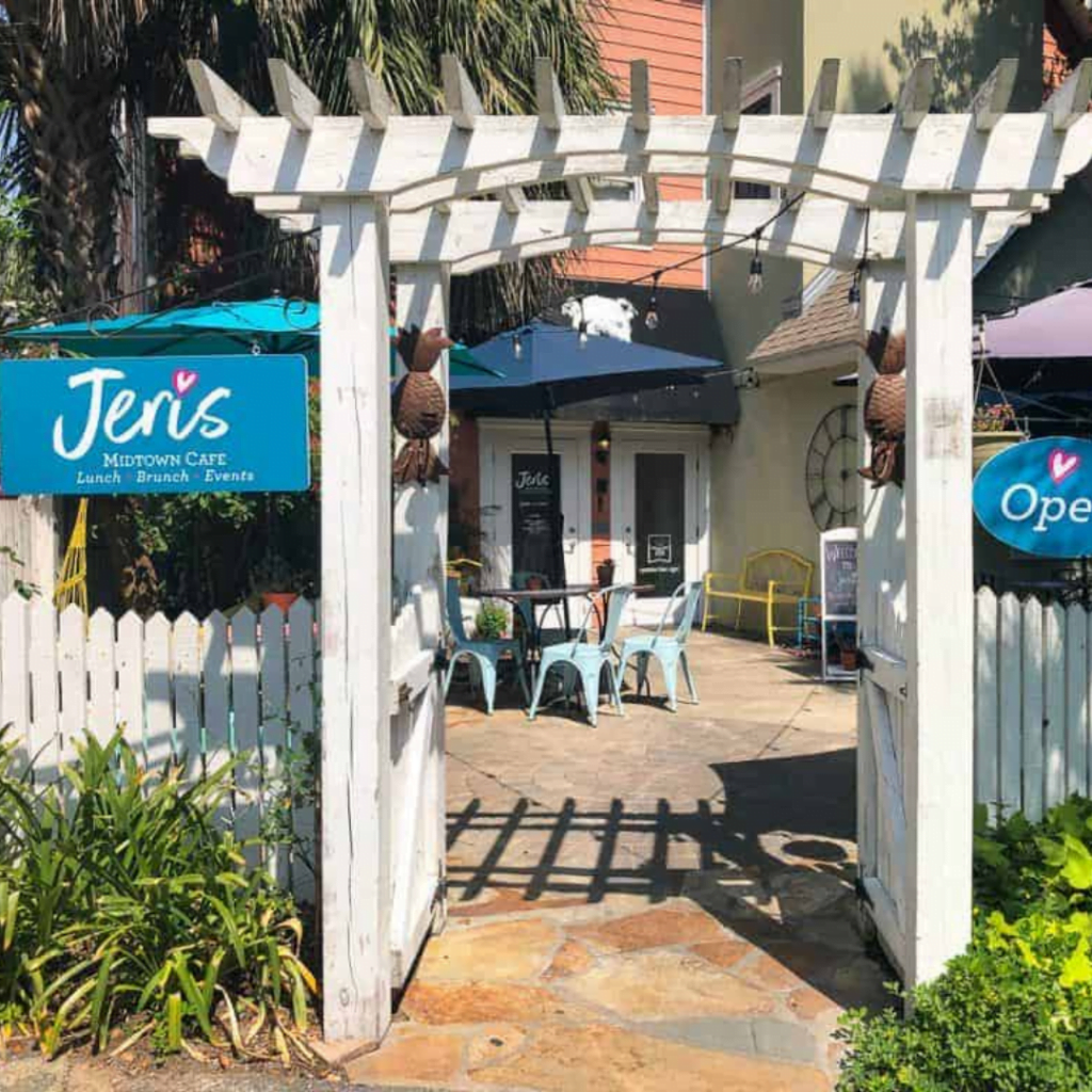 Enjoy Outdoor Dining at Jeri's Midtown Cafe